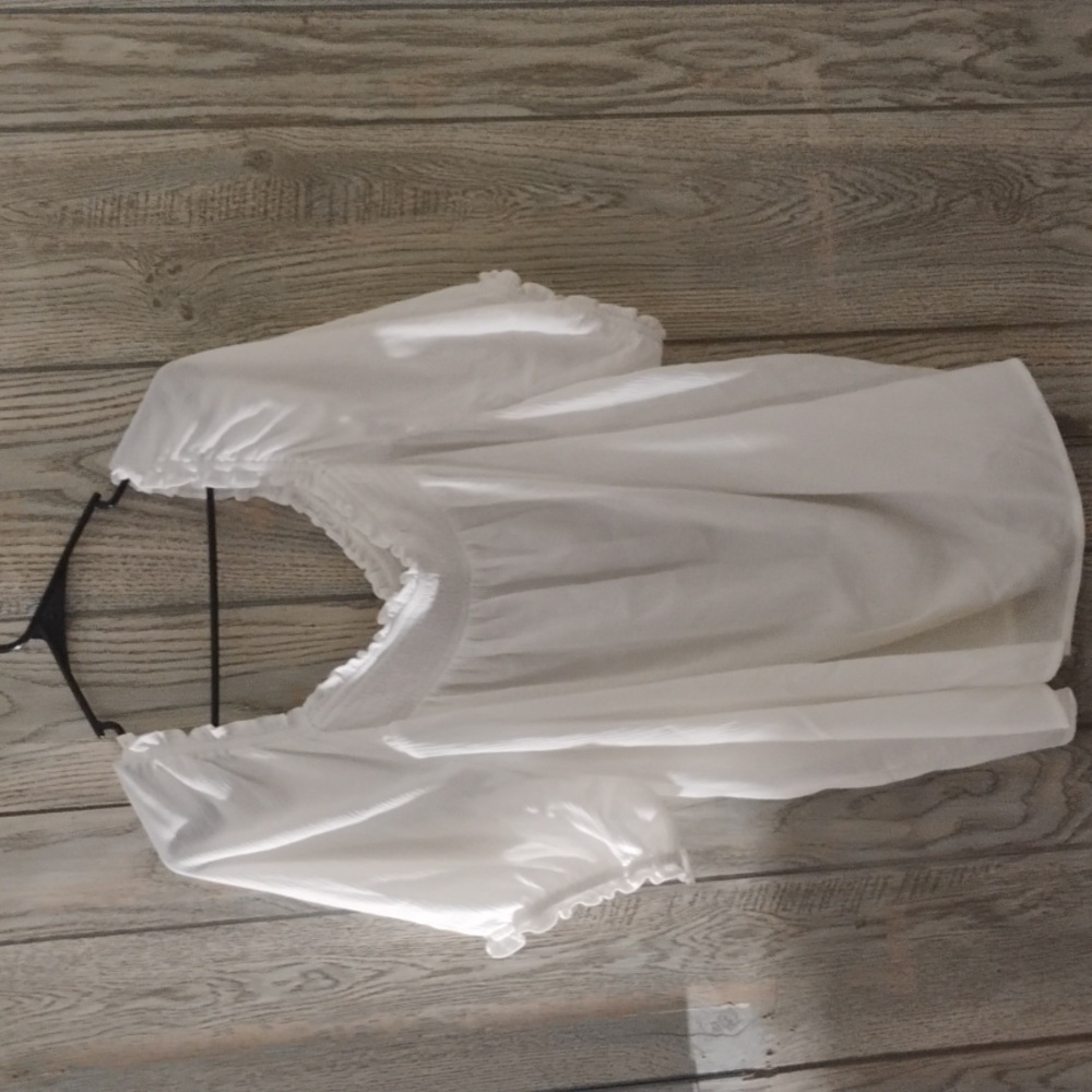 Torrid White Textured Top - Picture 4 of 5